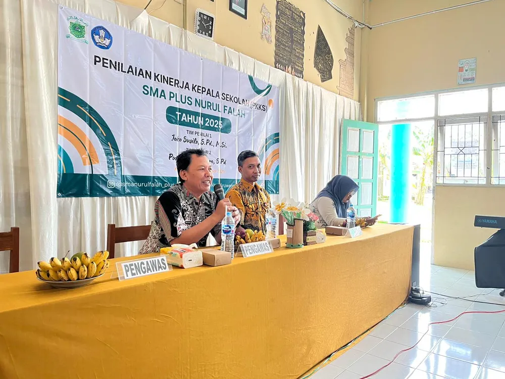 Tim penilai PKKS menyampaikan arahan dalam kegiatan penilaian