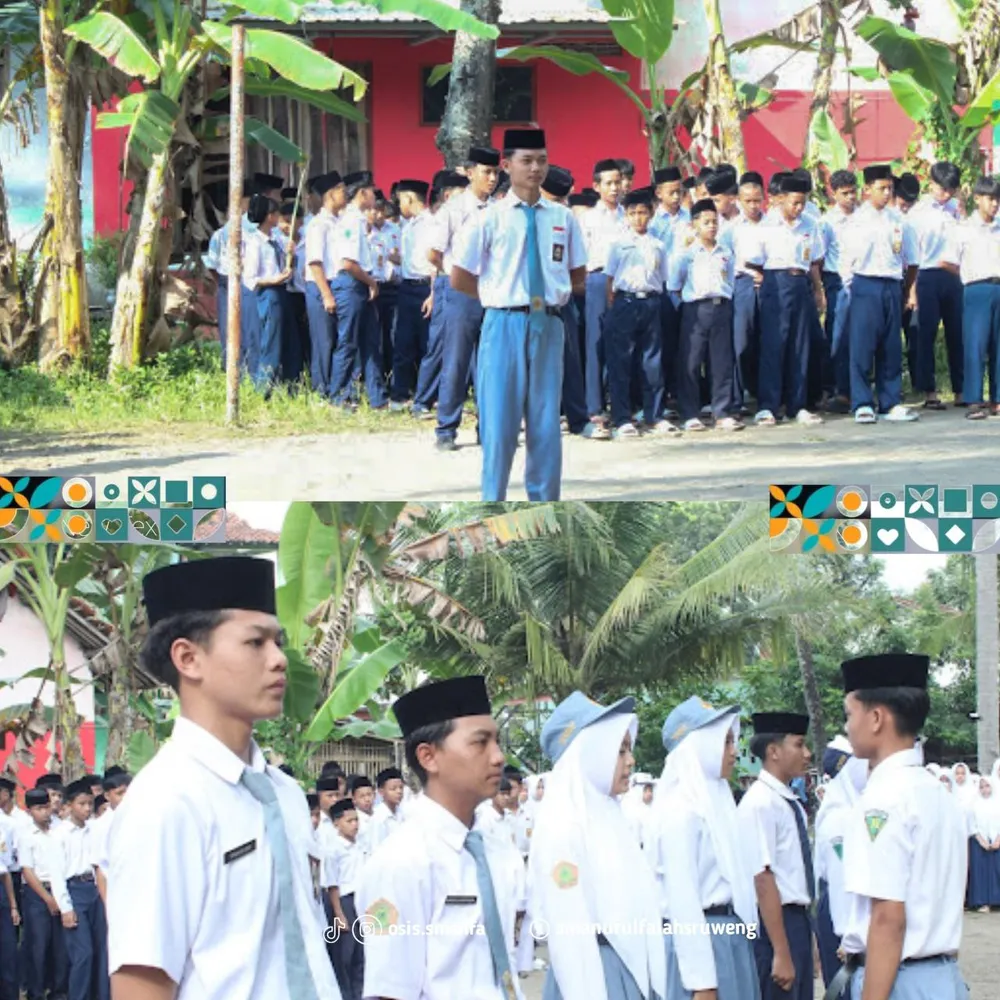 Peserta upacara mendengarkan amanat dengan penuh perhatian